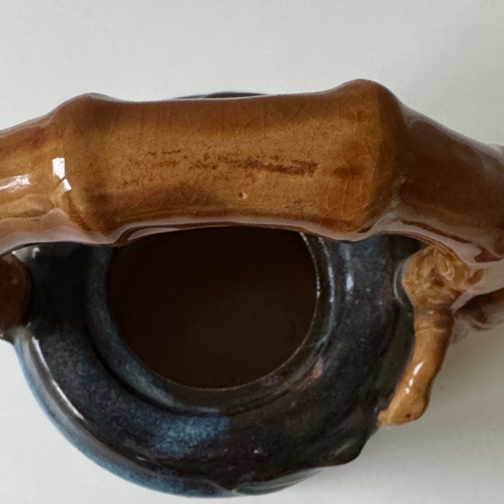 Ceramic Teapot with Frog and Leaf Design & 2 cans of The Republic of Tea - Picture 8 of 16